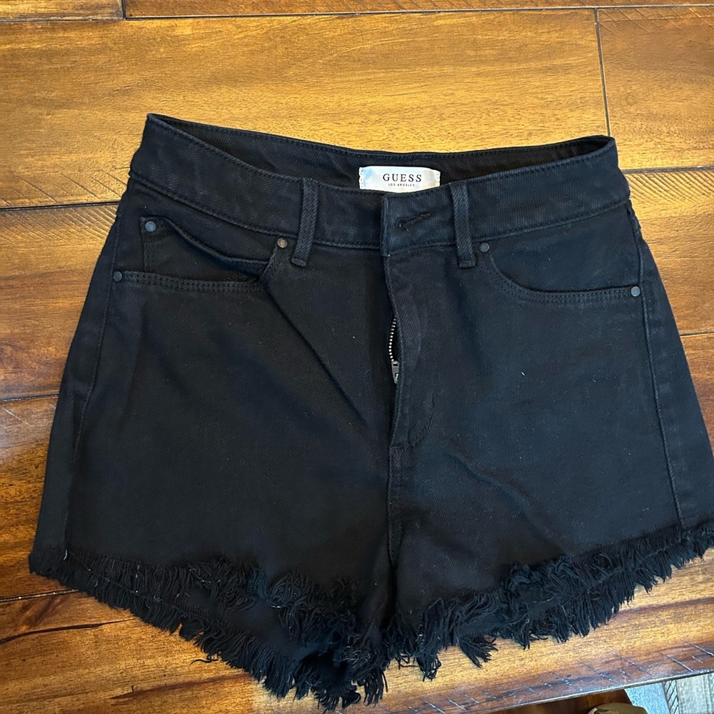 Guess high waist jean shorts 😙